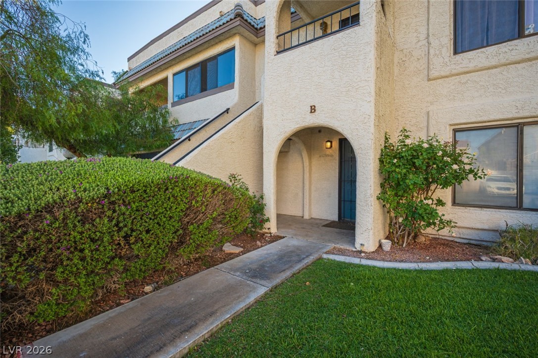 1406 Santa Margarita Street B