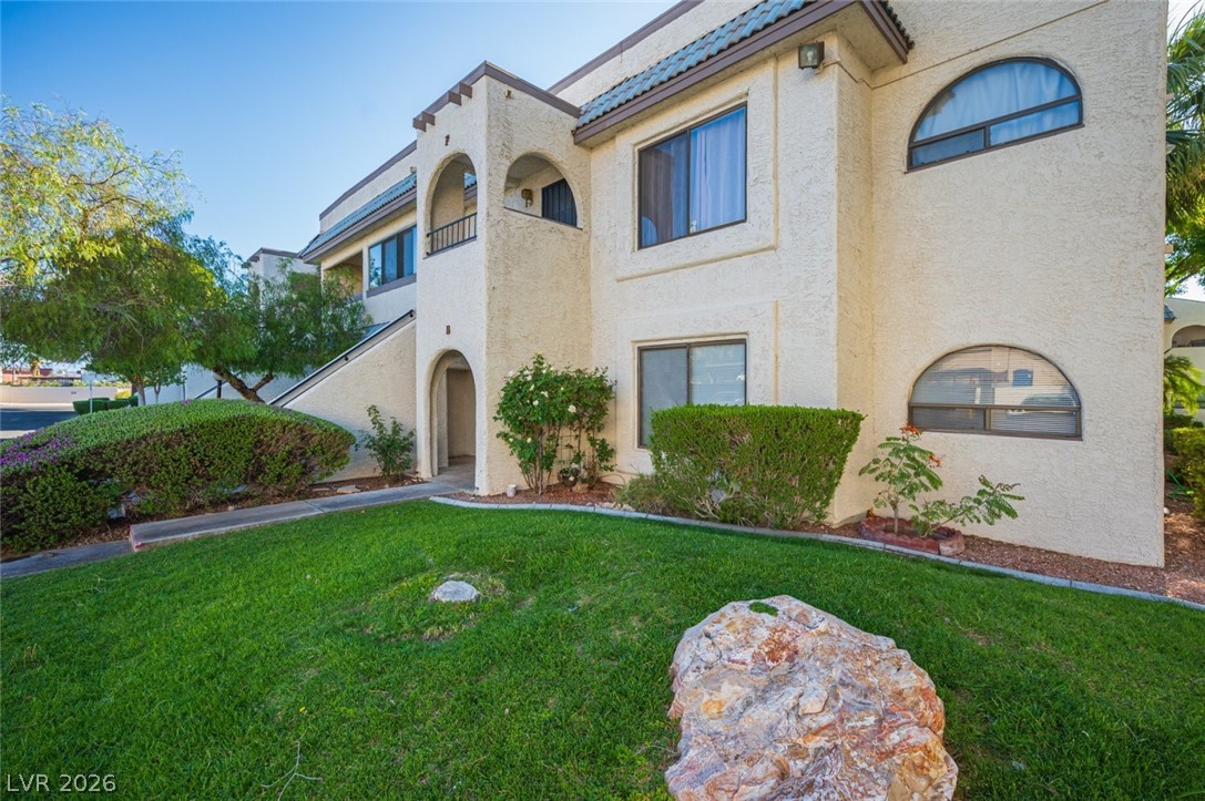 1406 Santa Margarita Street B