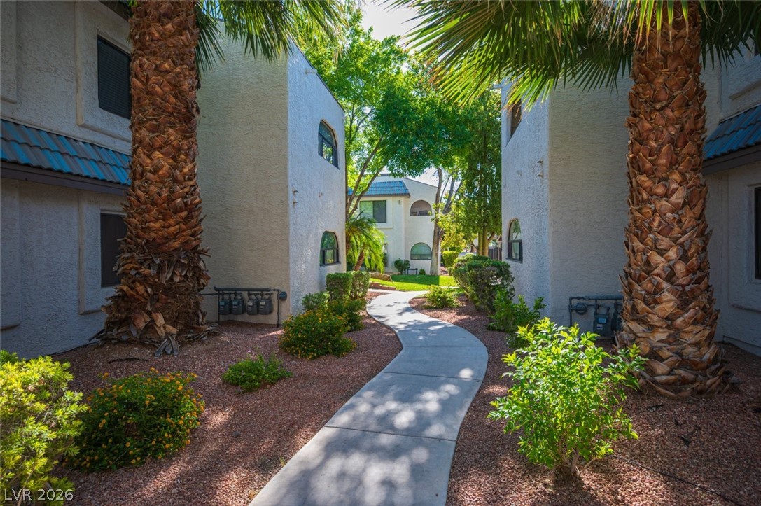 1406 Santa Margarita Street B