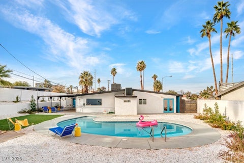 Tiny photo for 3333 Seminole Circle, Las Vegas, NV 89169 (MLS # 2743301)