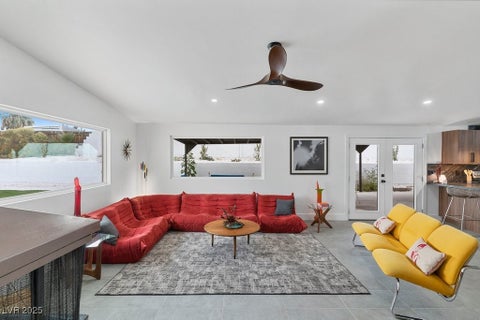 Tiny photo for 3333 Seminole Circle, Las Vegas, NV 89169 (MLS # 2743301)