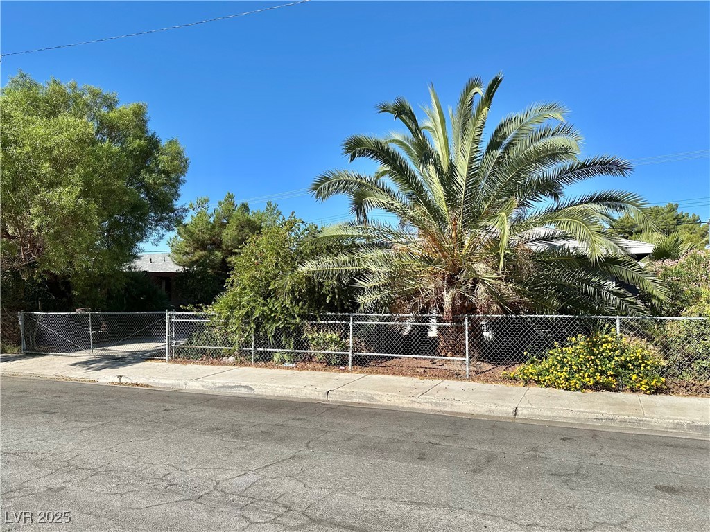 Properties 2 27 Onyx Way