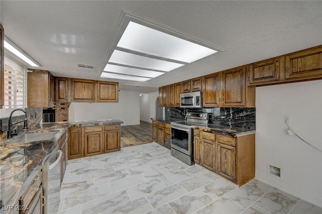 6855 Stone Drive, Las Vegas, Nevada image 25