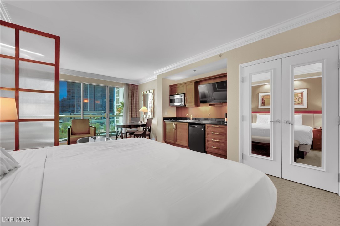135 E Harmon Avenue #315, Las Vegas, Nevada image 2