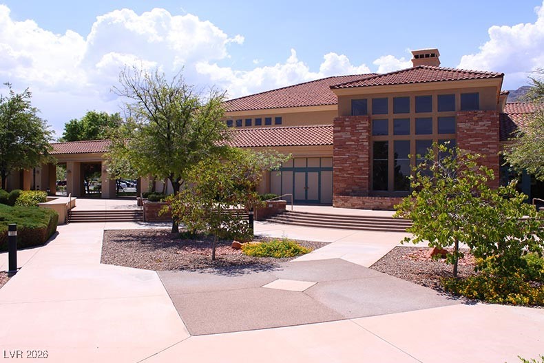 10527 Mission Lakes Avenue