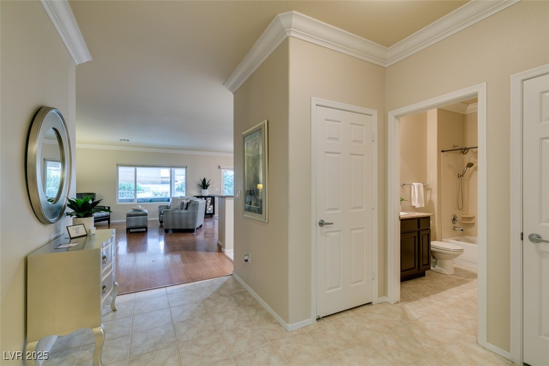 3073 Olivia Heights Avenue