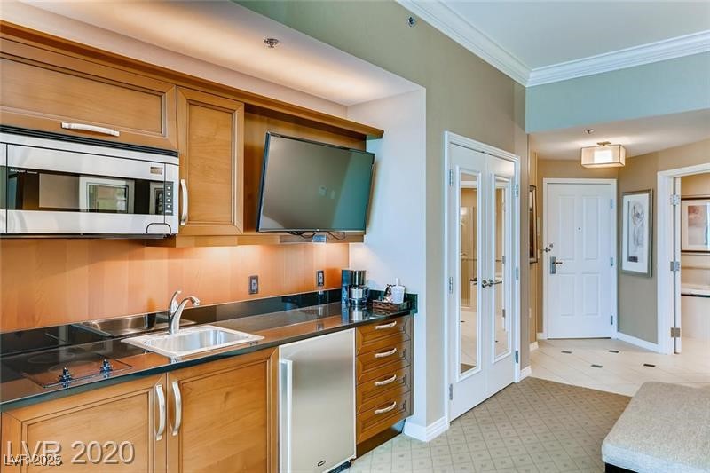 125 E Harmon Avenue 318