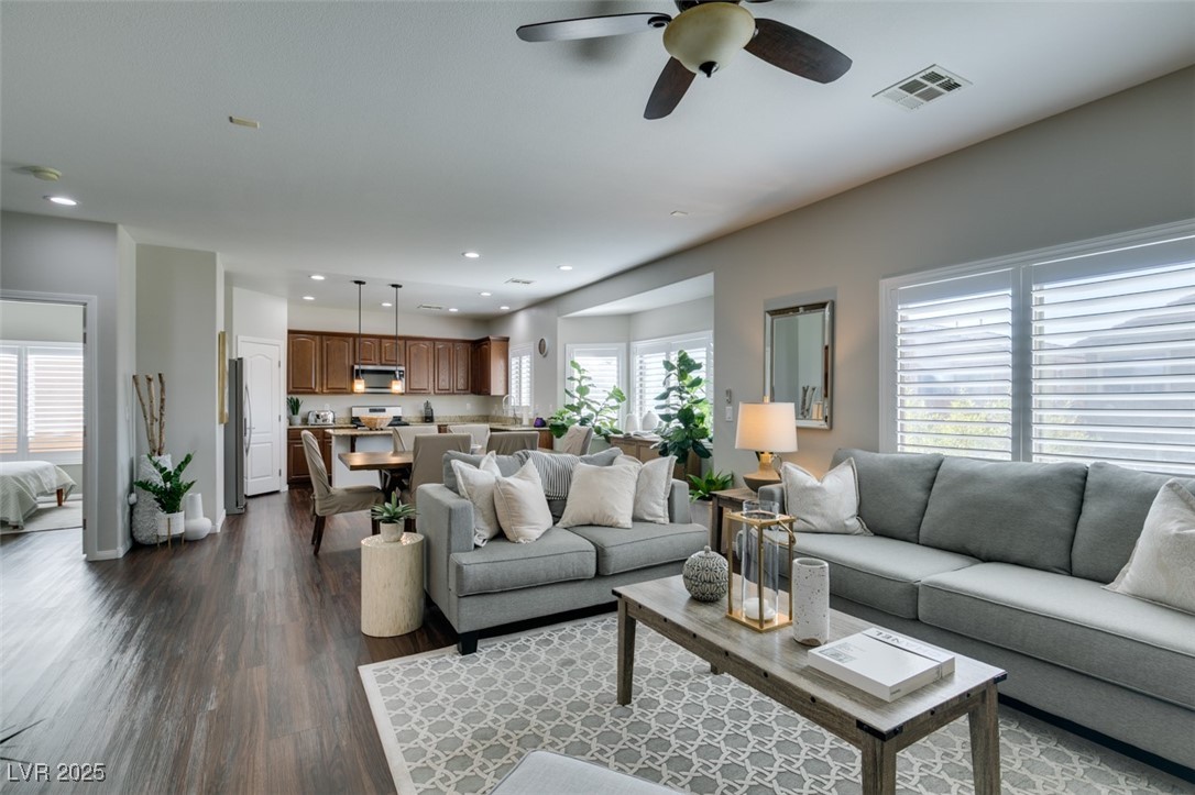 4827 Teal Petals Street