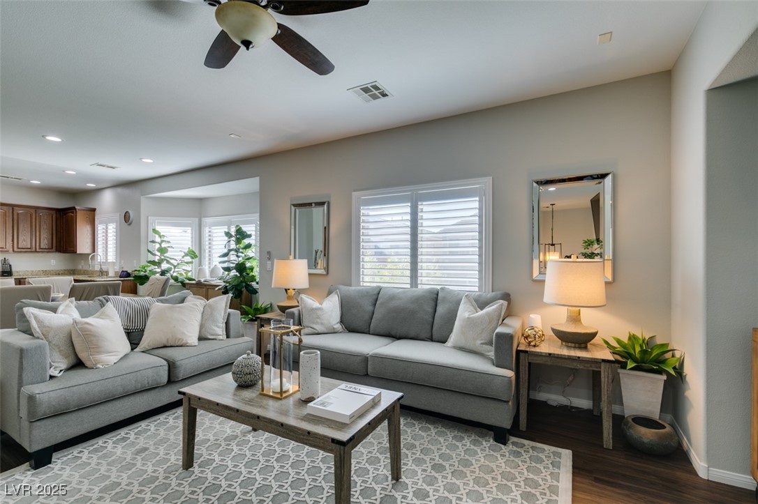 4827 Teal Petals Street