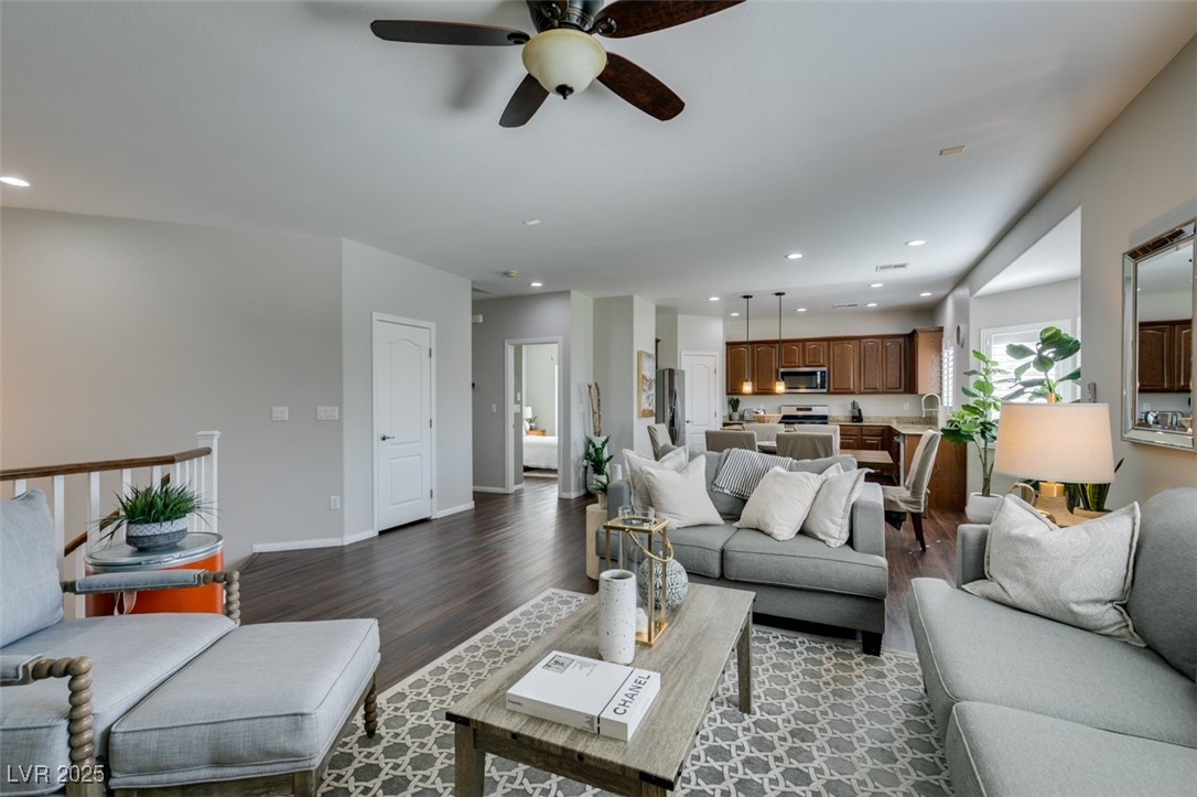 4827 Teal Petals Street