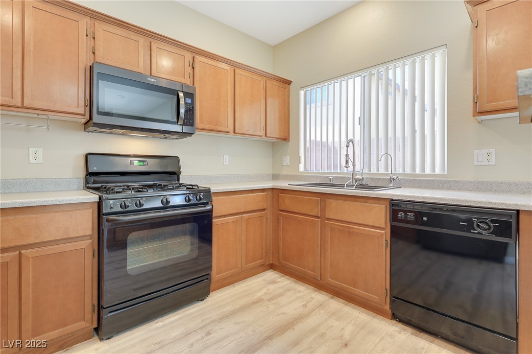 928 Shades End Avenue, North Las Vegas, Nevada image 13