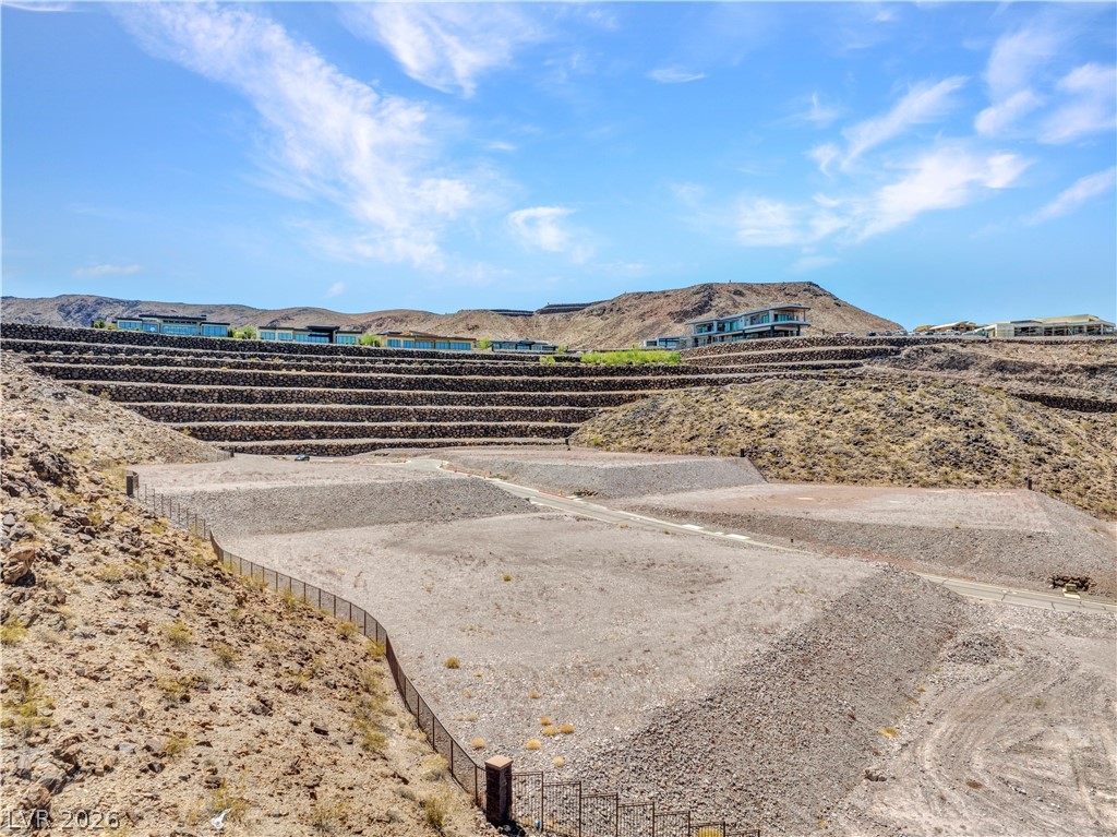 10 Horseshoe Rock Court