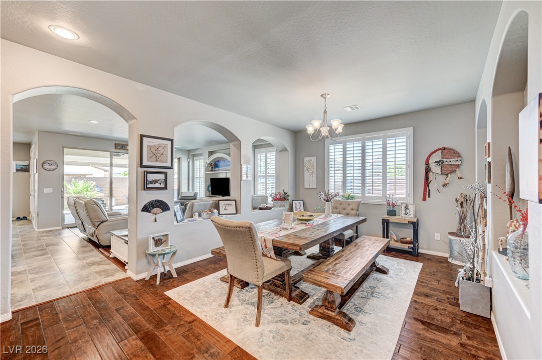 Properties 2 3605 Greenbriar Bluff Avenue