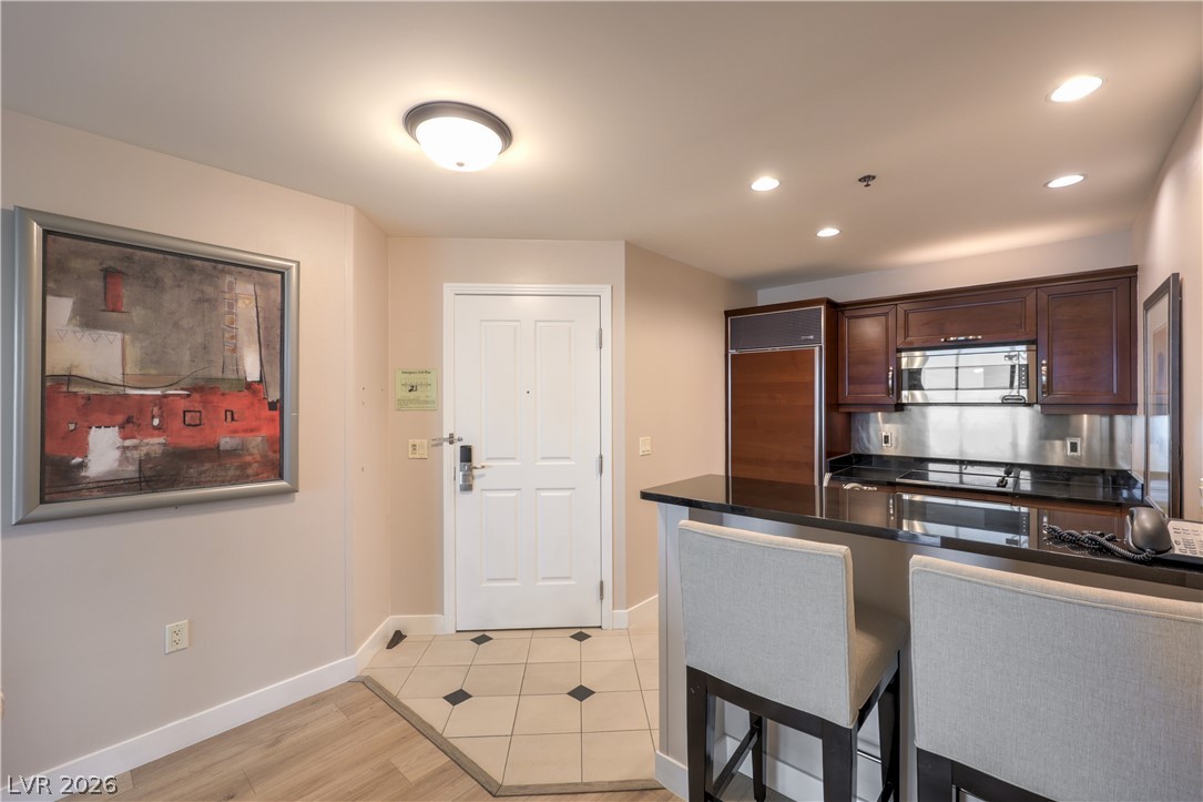 135 E Harmon Avenue 1020