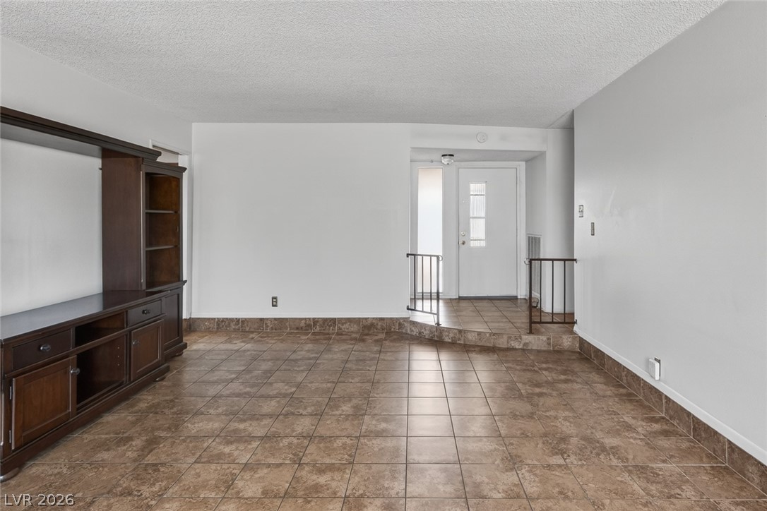 816 Peacock Court