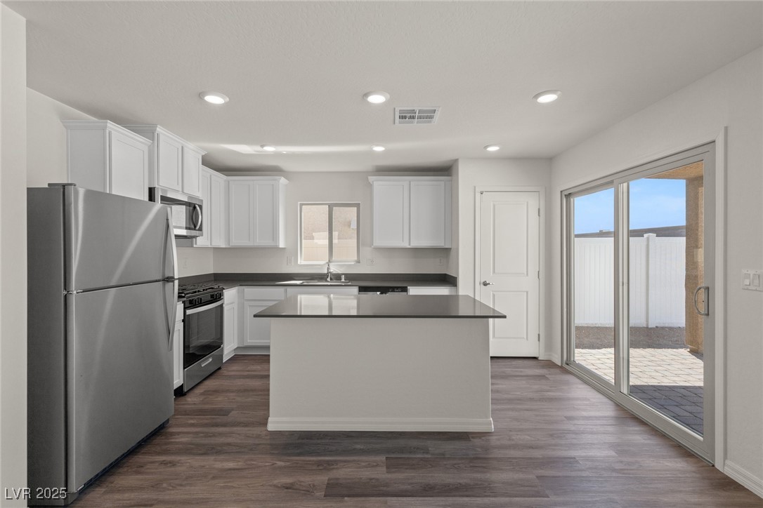 6246 Blood Lily Avenue, Las Vegas, Nevada image 2
