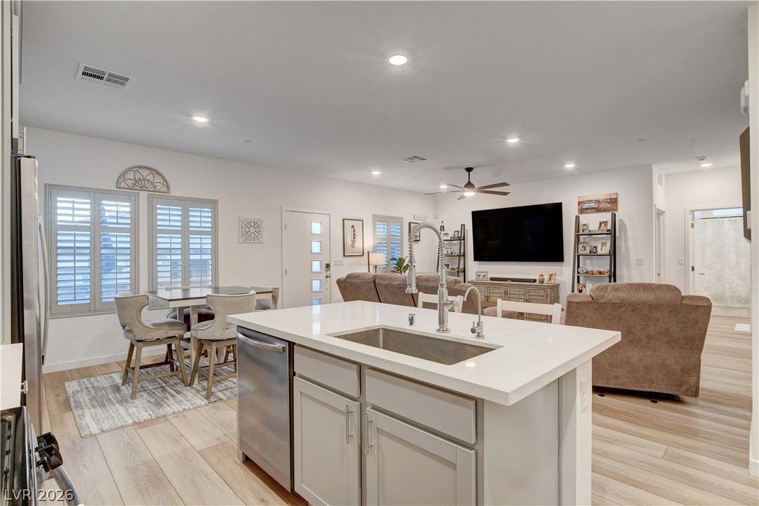 384 Aravalli Crest Street