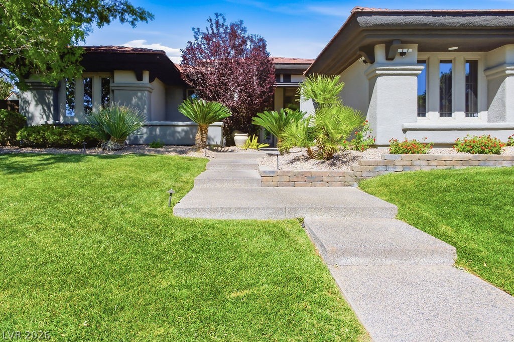 8 STARBROOK Drive