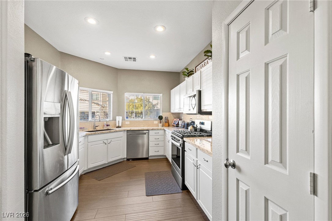 8909 Sparkling Creek Avenue