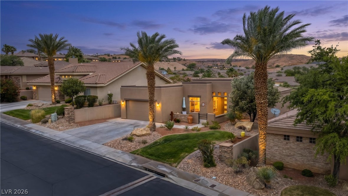 901 Crest View Drive
