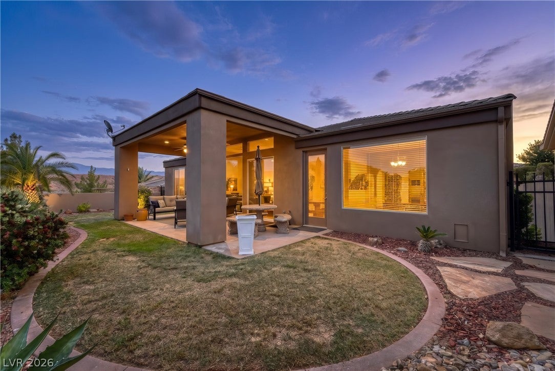 901 Crest View Drive