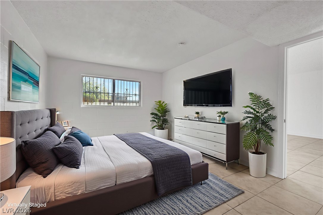 585 S Royal Crest Circle 16