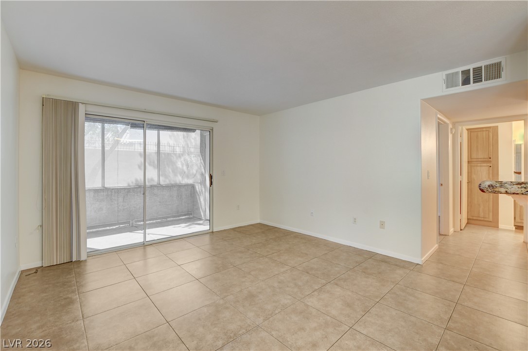 5710 E Tropicana Avenue 1172