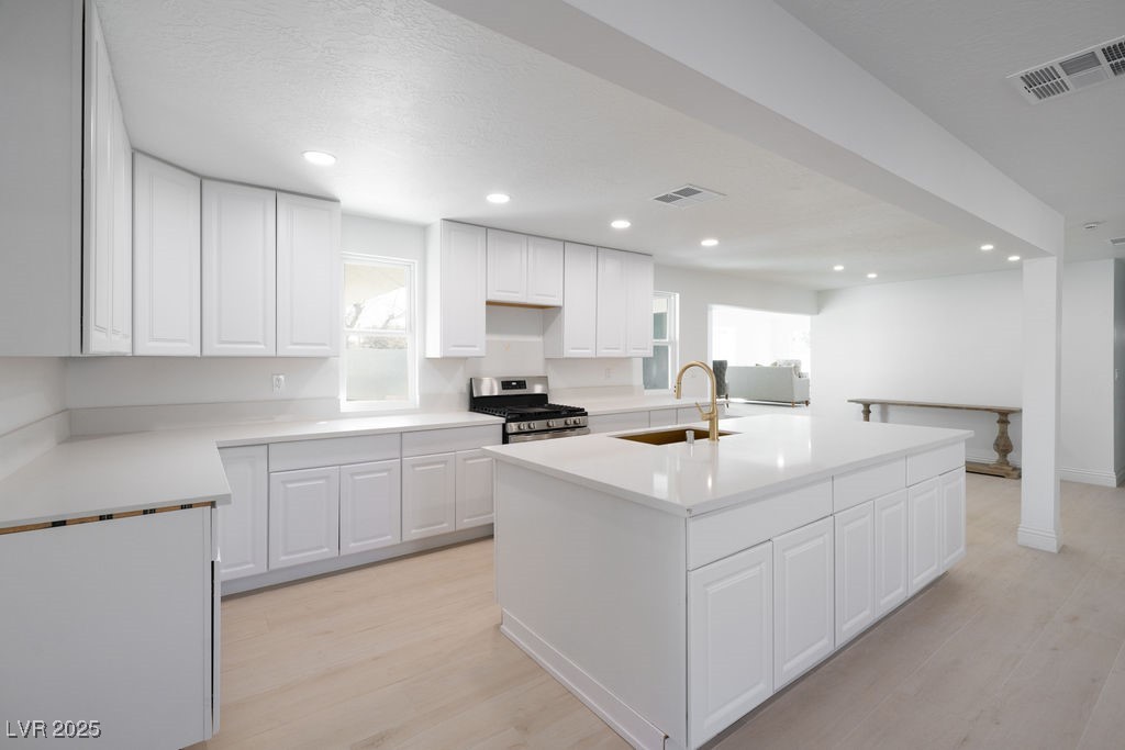Properties 3 714 Lacy Lane
