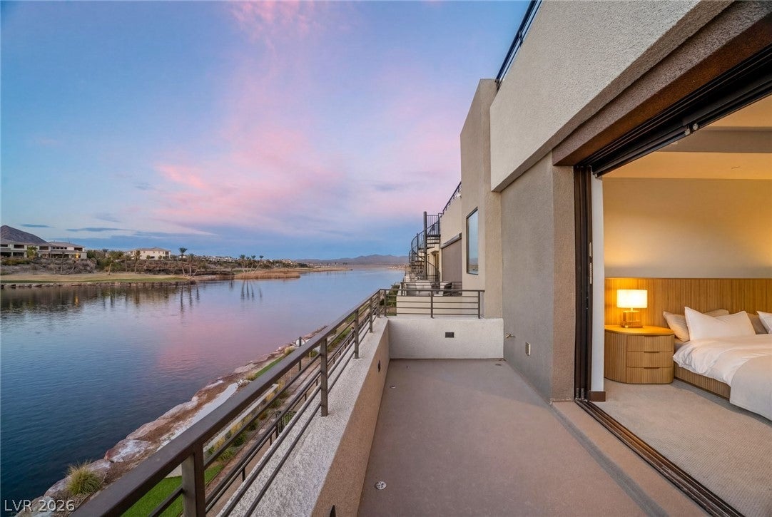 34 Lakefront Drive