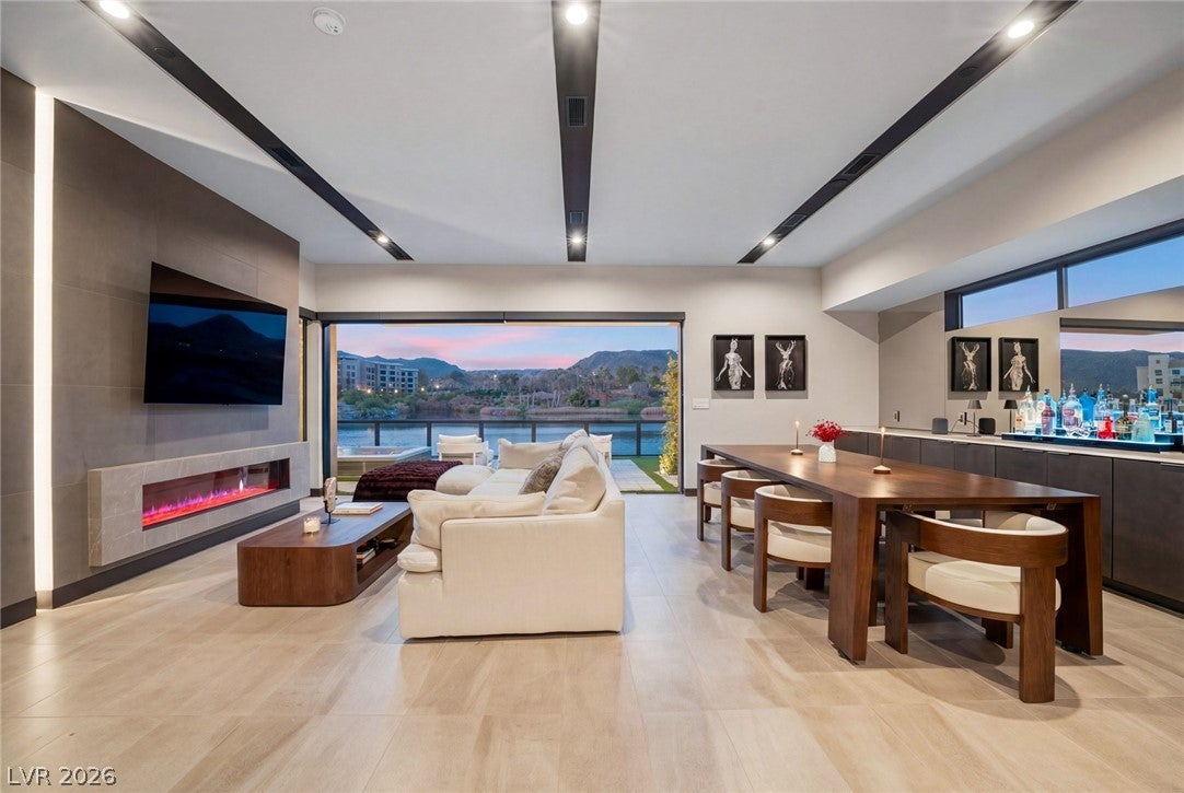 34 Lakefront Drive