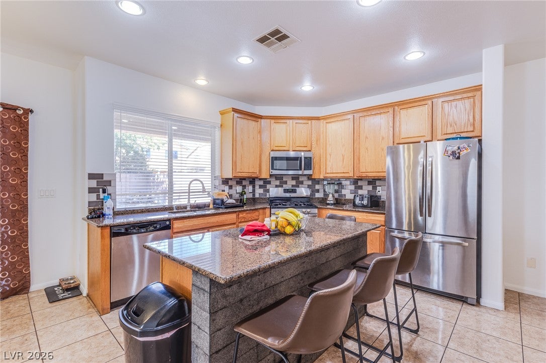 124 SHARP EDGE Avenue