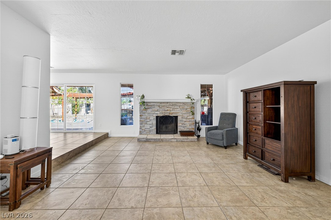 4534 Emerald Avenue