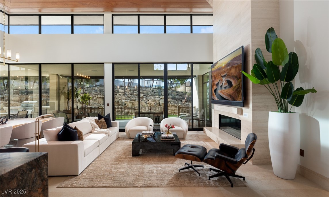 11707 Discovery Canyon Drive