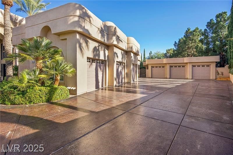 1008 Trophy Hills Drive
