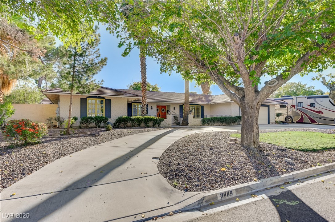 3689 N Rosecrest Circle