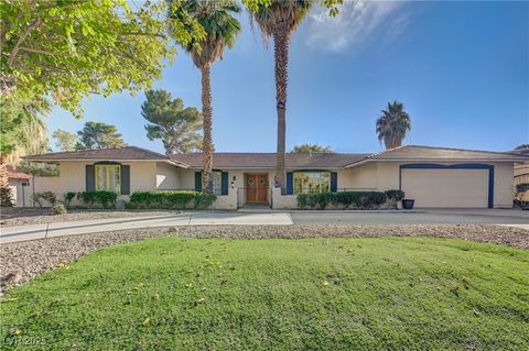 Photo of 3689 N Rosecrest Circle, Las Vegas, NV 89121 (MLS # 2740942)