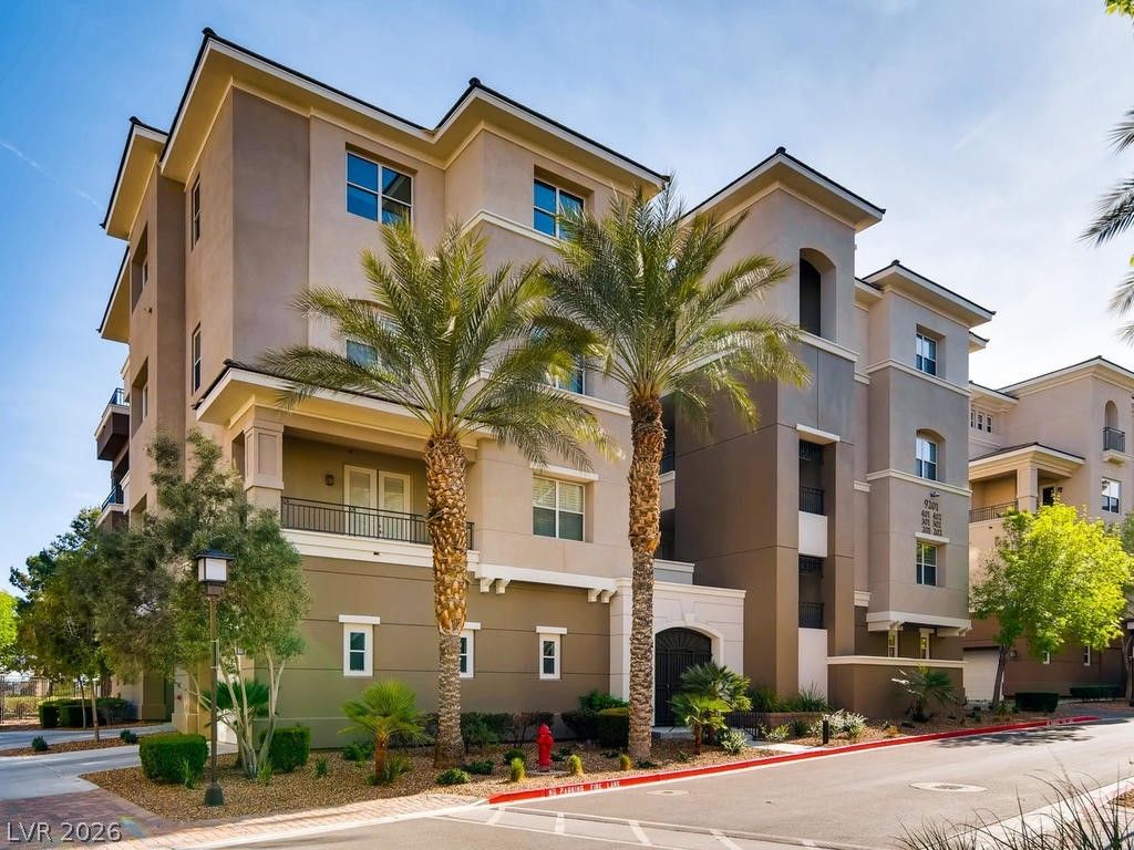 Photo of 9201 Tesoras Drive #302, Las Vegas, NV 89144 (MLS # 2759426)