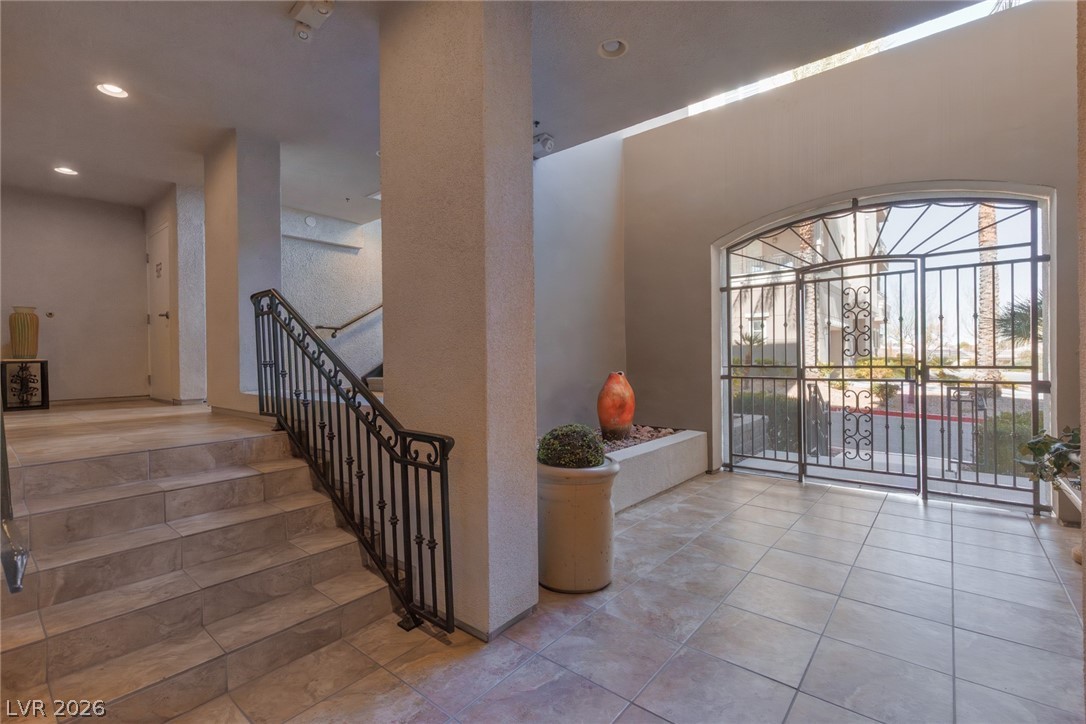 9201 Tesoras Drive 302