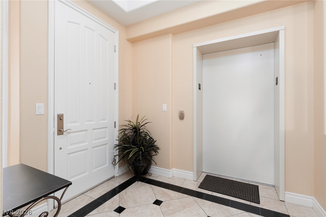 9201 Tesoras Drive 302