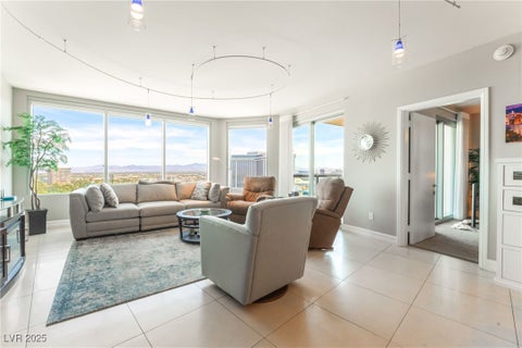 Photo of 322 KAREN Avenue #2201, Las Vegas, NV 89109 (MLS # 2685181)