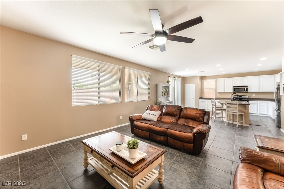 8324 Mesa Bloom Street