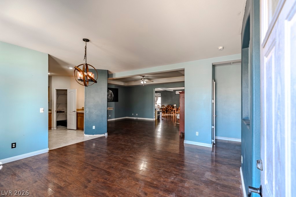 159 W Winston Lane