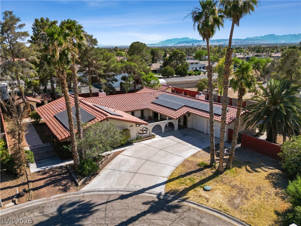 3265 Mustang Street