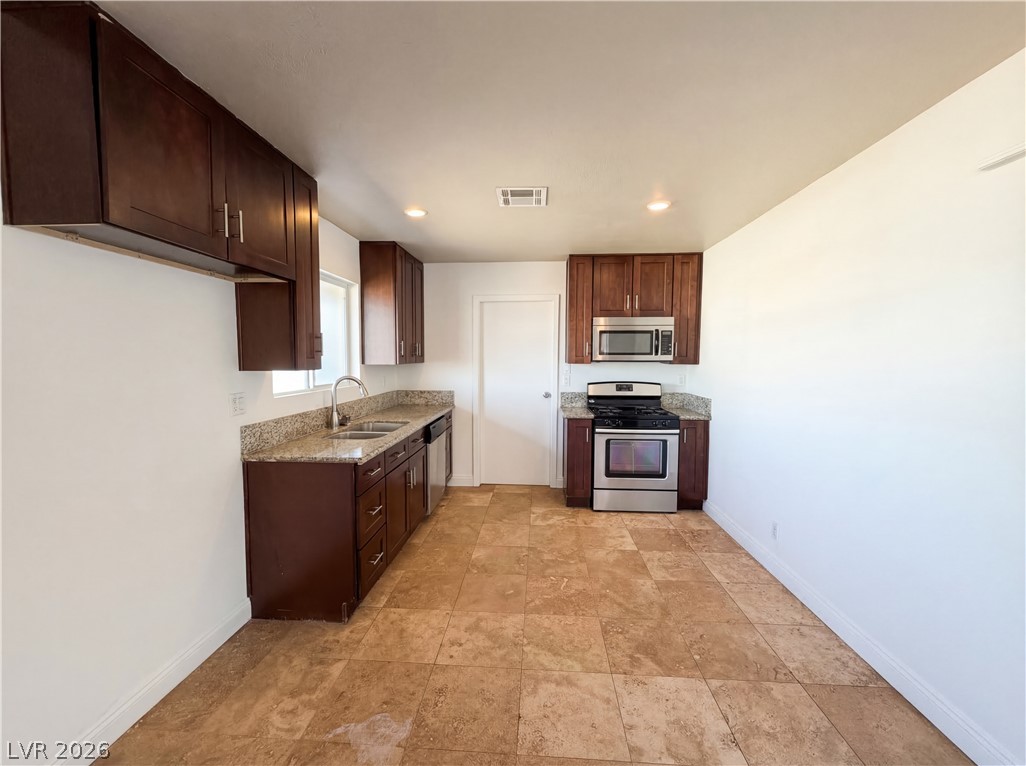 3101 E Bartlett Avenue