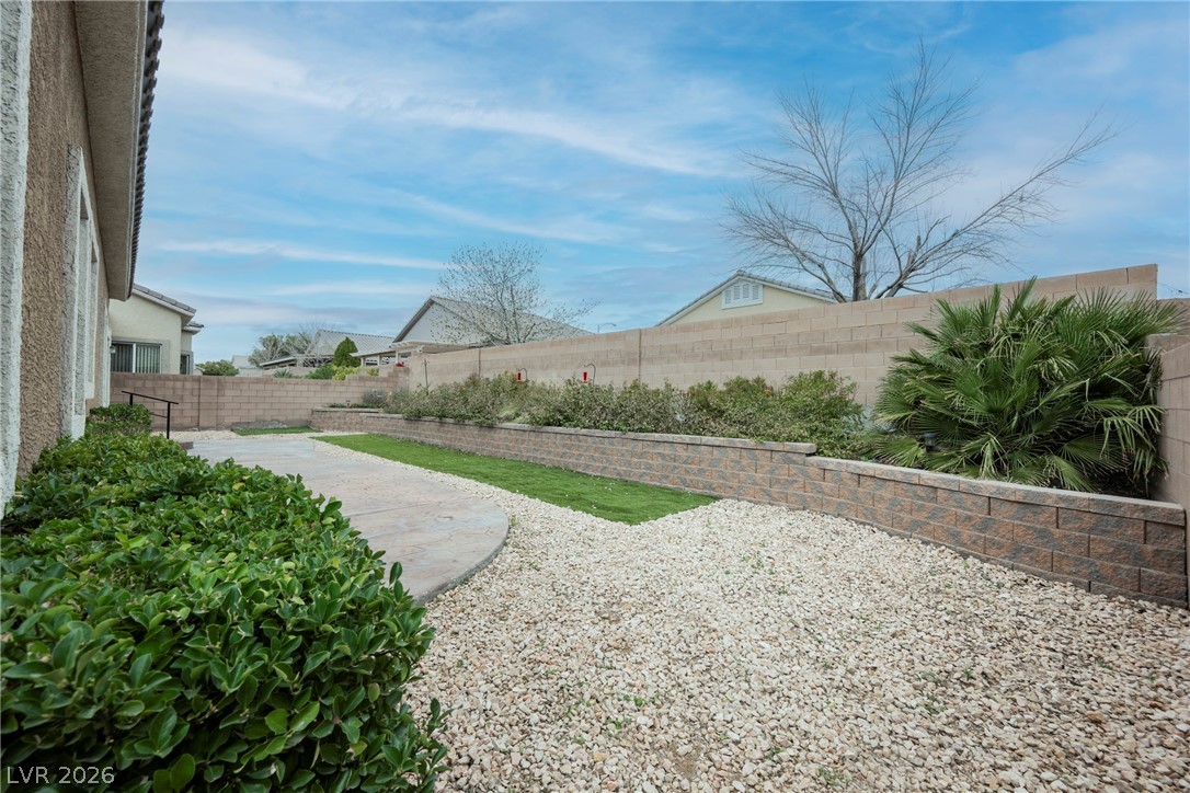 712 Fiesta Del Rey Avenue