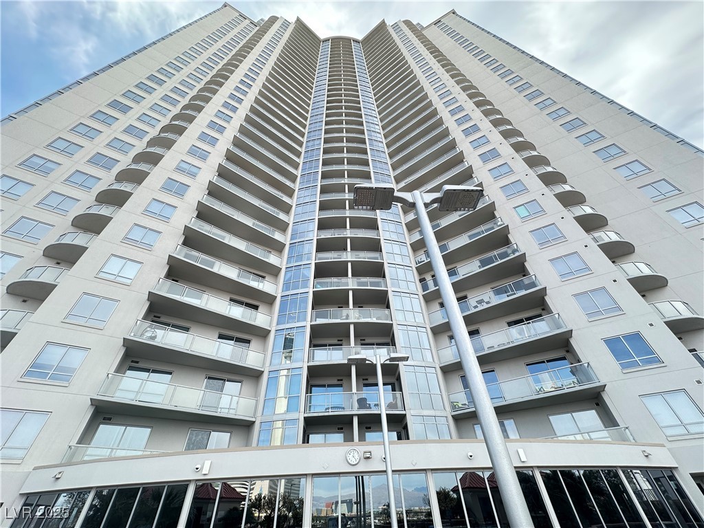 200 W SAHARA Avenue 3909