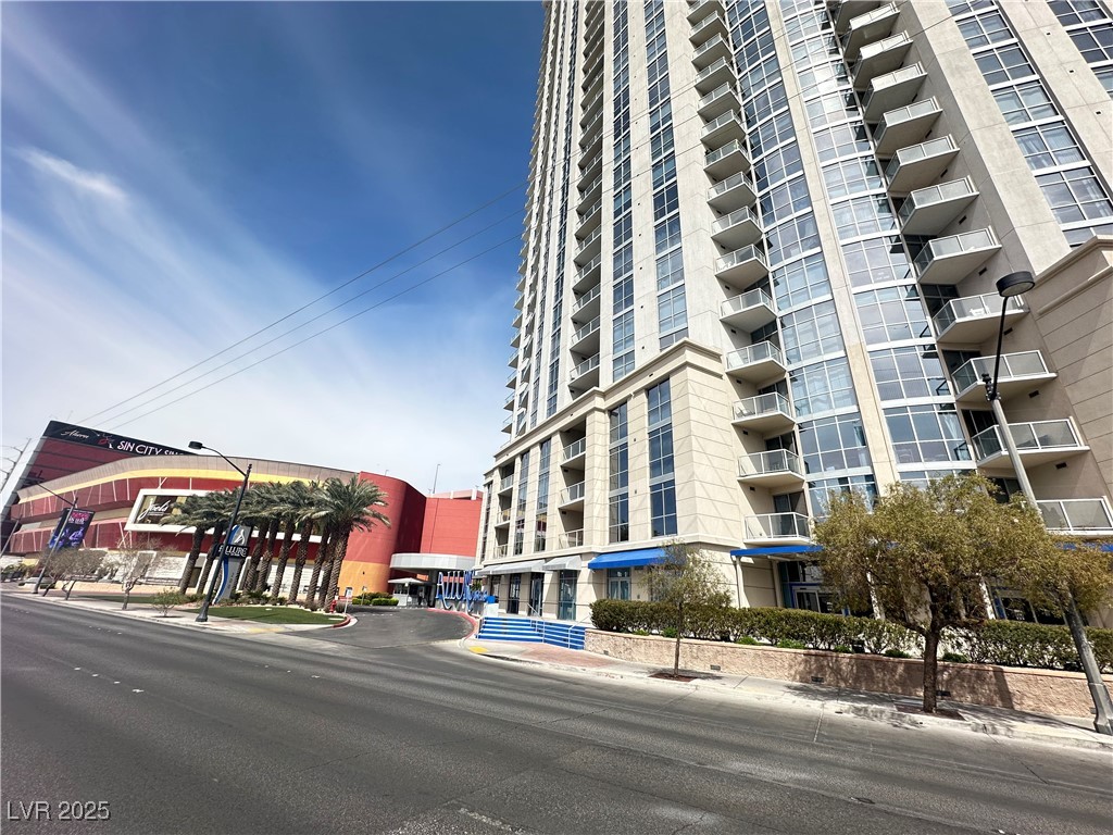 200 W SAHARA Avenue 3909