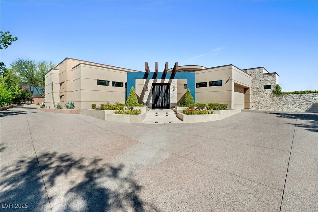 Photo of 10 Ridge Blossom Road, Las Vegas, NV 89135 (MLS # 2721828)