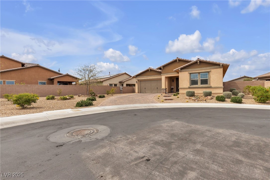 Properties 2 665 Look Lively Court