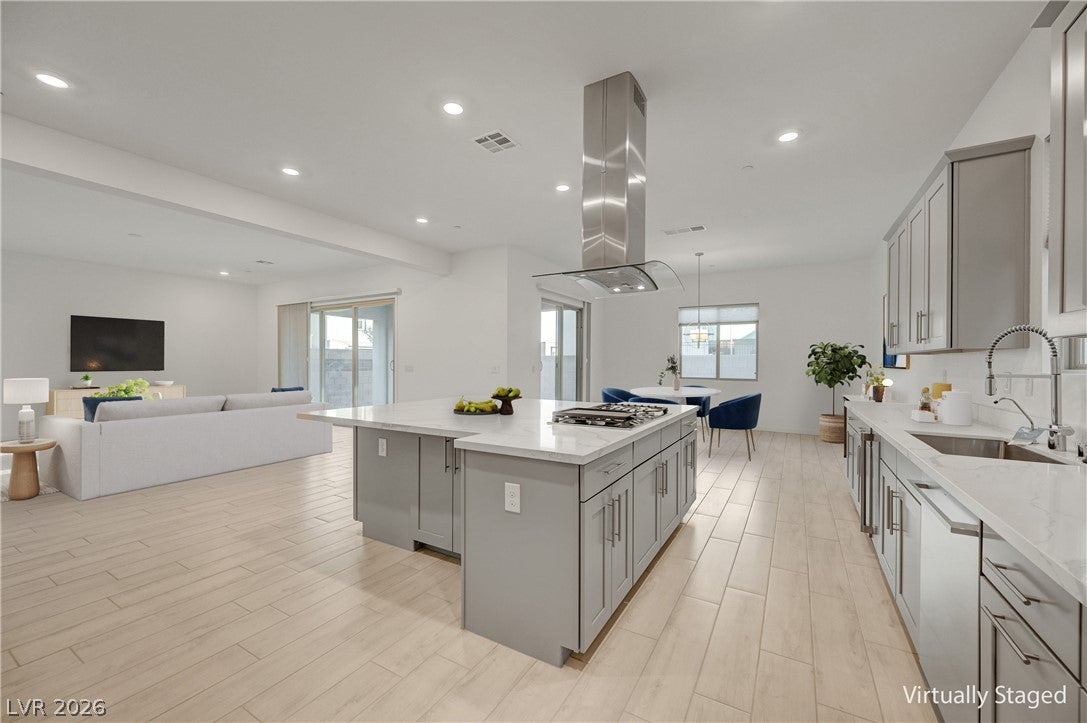 686 Glowing Horizon Street